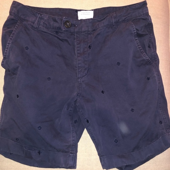 Vanishing Elephant Pattered Shorts - Picture 1 of 2